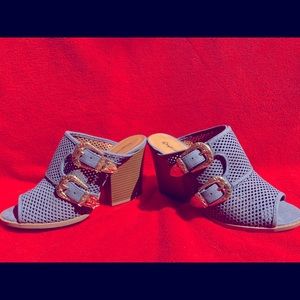 Qupid blue denim mule shoe with open toe and thick heel size 8.5